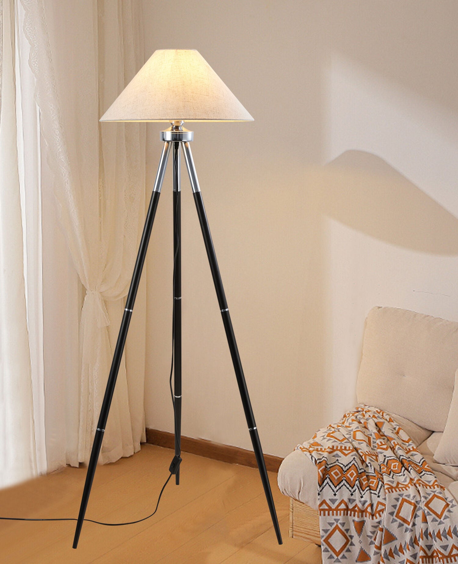 Cosby Siyah-Krom Kaplamalı Tripod Metal 3 Ayaklı Lambader