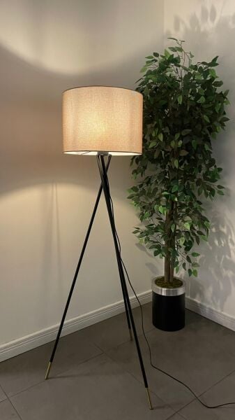 Papel Eskitme Şapkalı Siyah Tripot Ayaklı Dekoratif Salon Lambader